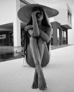 Belén Rodríguez feet photo thumbnail
