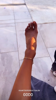 Belén Rodríguez feet photo thumbnail