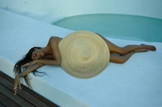 Belén Rodríguez feet photo thumbnail