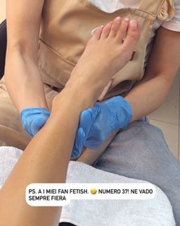 Belén Rodríguez feet photo thumbnail