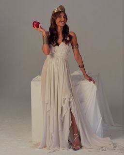 Benedetta Parodi feet photo thumbnail