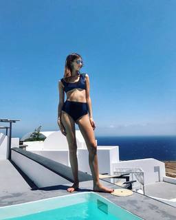 Benedetta Porcaroli feet photo thumbnail