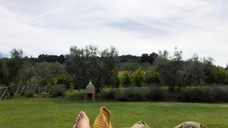 Benedetta Porcaroli feet photo thumbnail