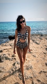 Benedetta Porcaroli feet photo thumbnail