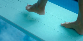 Benedetta Porcaroli feet photo thumbnail