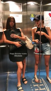 Benedetta Porcaroli feet photo thumbnail