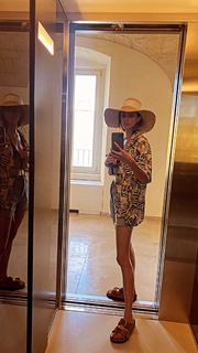 Benedetta Porcaroli feet photo thumbnail