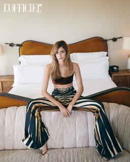 Benedetta Porcaroli feet photo thumbnail