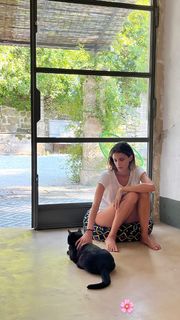 Benedetta Porcaroli feet photo thumbnail