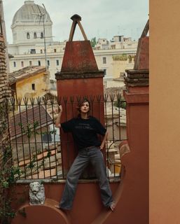 Benedetta Porcaroli feet photo thumbnail