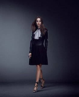 Bensu Soral feet photo thumbnail