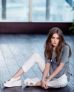 Bensu Soral feet photo thumbnail