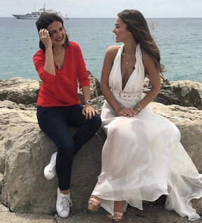 Bensu Soral feet photo thumbnail