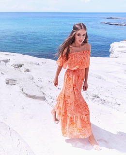 Bensu Soral feet photo thumbnail