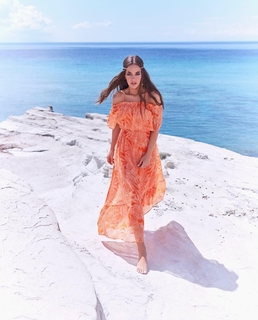 Bensu Soral feet photo thumbnail