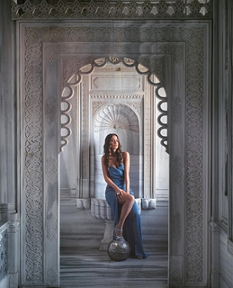 Bensu Soral feet photo thumbnail