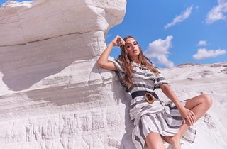 Bensu Soral feet photo thumbnail