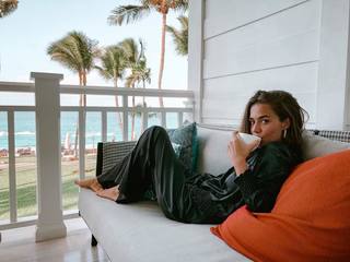 Bensu Soral feet photo thumbnail