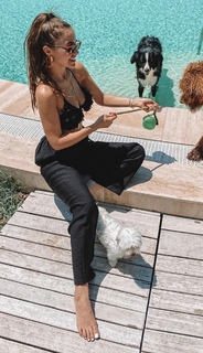 Bensu Soral feet photo thumbnail