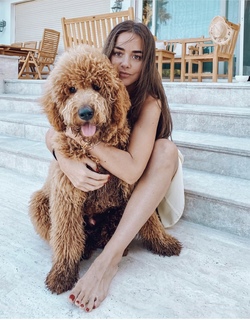 Bensu Soral feet photo thumbnail