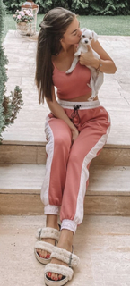 Bensu Soral feet photo thumbnail