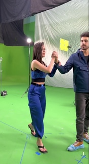 Bensu Soral feet photo thumbnail