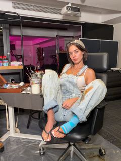 Bensu Soral feet photo 11
