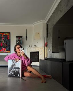 Bensu Soral feet photo 4