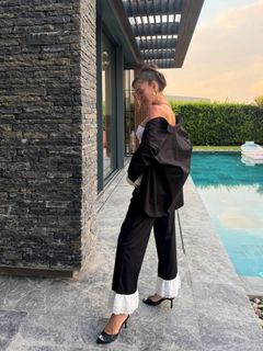 Bensu Soral feet photo 1