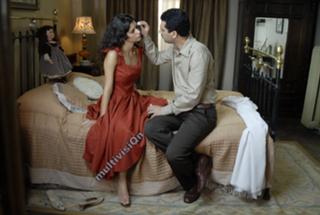 Beren Saat feet photo thumbnail