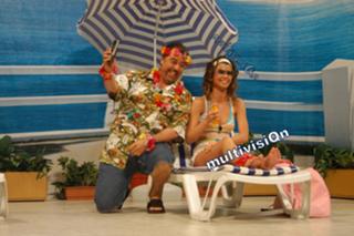 Beren Saat feet photo thumbnail