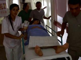 Beren Saat feet photo thumbnail