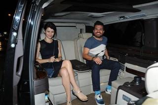 Beren Saat feet photo thumbnail