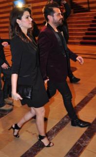 Beren Saat feet photo thumbnail