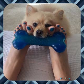 Beren Saat feet photo thumbnail