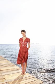 Beren Saat feet photo thumbnail
