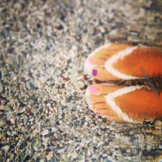 Bergüzar Korel feet photo thumbnail