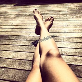 Bergüzar Korel feet photo thumbnail