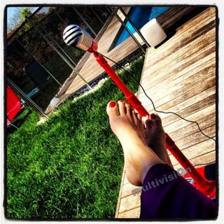 Bergüzar Korel feet photo thumbnail