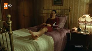 Bergüzar Korel feet photo thumbnail
