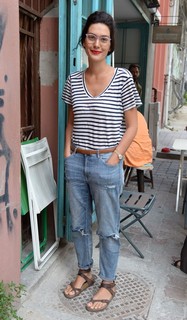 Bergüzar Korel feet photo thumbnail