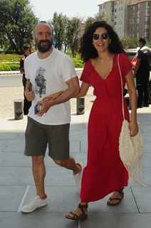 Bergüzar Korel feet photo thumbnail