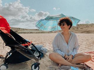 Bergüzar Korel feet photo thumbnail