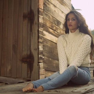 Berna Keklikler feet photo 11