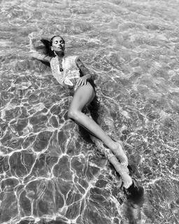 Berna Keklikler feet photo 20