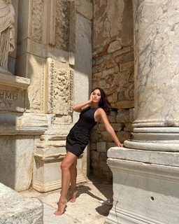 Berna Keklikler feet photo 6