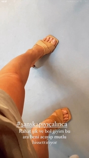 Berna Keklikler feet photo 11