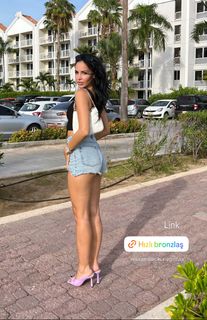 Berna Keklikler feet photo 20