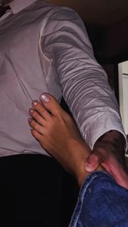 Berna Keklikler feet photo 17