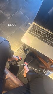 Berna Keklikler feet photo 13